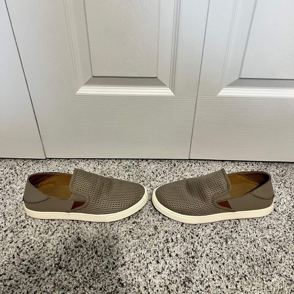 Olukai pehuea women’s slip on shoes. - Picture 2 of 7